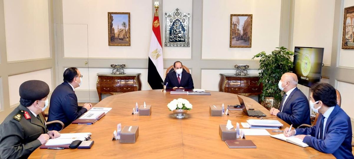 السيسى يوجه بسرعة الانتهاء من مكونات منظومة النقل الجماعى الجديدة