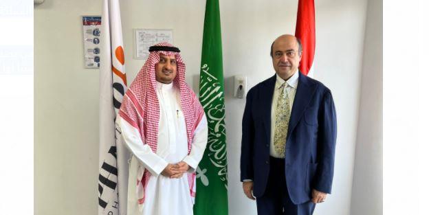 القنصل السعودى فى زيارة لإحدى أكبر شركات الأدوية بمصر 