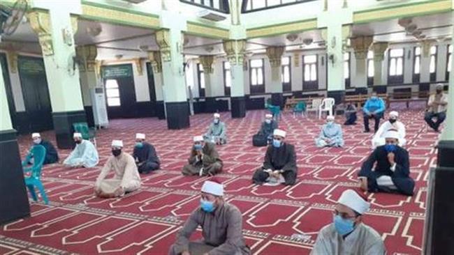 حكم التغيب عن صلاة الجمعة بسبب كورونا.. الأزهر يجيب