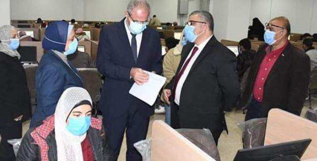 ١٦ ألف طالب وطالبة يؤدون الامتحانات اليوم بـ ١٤كلية بجامعة القناة 