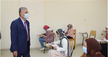 رئيس جامعة جنوب الوادي يشدد على تطبيق الإجراءات الاحترازية خلال لجان الامتحانات