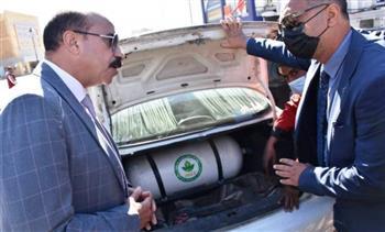 محافظ أسوان: التوسع فى استخدام الغاز الطبيعى كوقود للسيارات