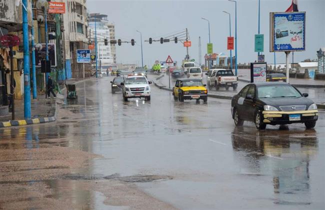 رفع تجمعات المياة حول مدارس شرق الإسكندرية حرصا على الطلاب 