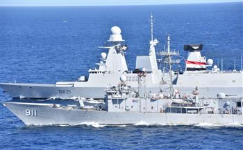   القوات البحرية المصرية والفرنسية تنفذان تدريبا بحريا عابرا بنطاق الأسطول الجنوبى