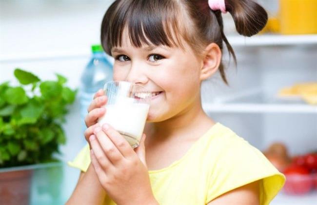 هل شرب الحليب يزيد من إنتاج المخاط؟
