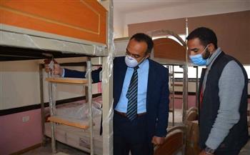   نائب محافظ المنيا يتفقد الخدمة الطبية وأقسام العزل بالمستشفيات