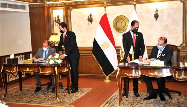 تقديم خدمات الشهر العقاري بفروع الشركة في 17 محافظة