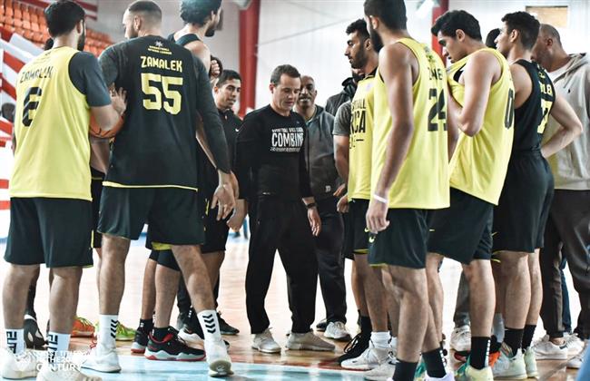 ويل فويجت مدرب سلة الزمالك الجديد يقود التدريبات قبل مواجهة سموحة