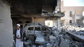   اليمن.. التحالف العربي يشن غارات جوية عنيفة على مطار صنعاء