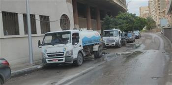   استمرار الأمطار بالإسكندرية ورفع تجمعات المياه ببعض المناطق 