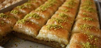 علي الطريقة المصرية...طريقة عمل عجينة البقلاوة