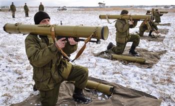  أوكرانيا تستقبل دفعة أسلحة مضادة للدبابات مقدمة من بريطانيا