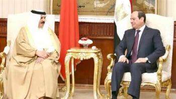 الرئيس السيسي وملك البحرين يتبادلان وجهات النظر