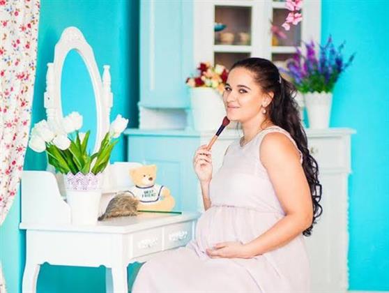 تعرفِ علي مستحضرات التجميل اللازمة في فترة الحمل 