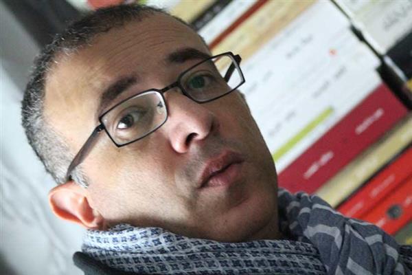 حاتم حافظ يشارك في معرض القاهرة الدولي للكتاب برواية "جيد بما يكفي"