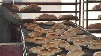   التموين: مصادرة ماكينة الخبز عند استخدمها بالمخابز السياحية وصرف السلع