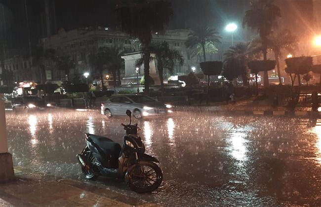 سحب رعدية وأمطار متوسطة الشدة تبدأ بالأسكندرية 