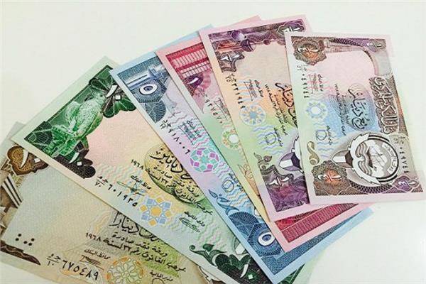 الدينار الكويتي الأعلي فى سعر العملات خلال عام 2021