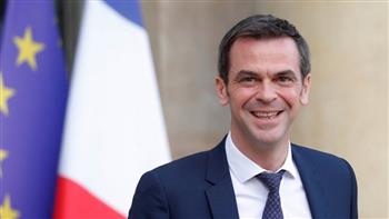   وزير الصحة الفرنسي يعلن تقليص مهلة تلقي جرعة اللقاح المعززة ضد كورونا إلى أربعة أشهر