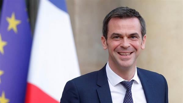 وزير الصحة الفرنسي يعلن تقليص مهلة تلقي جرعة اللقاح المعززة ضد كورونا إلى أربعة أشهر