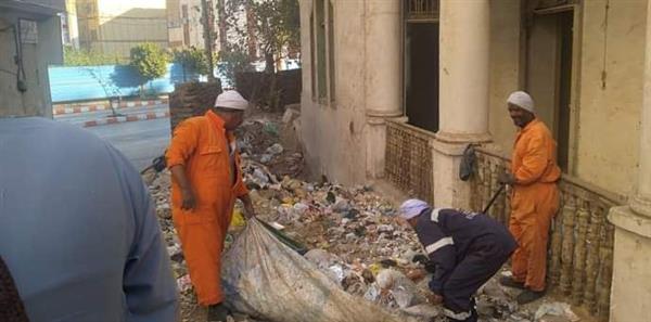 تكثيف حملات النظافة بجميع قرى وأحياء مركز ومدينة قنا