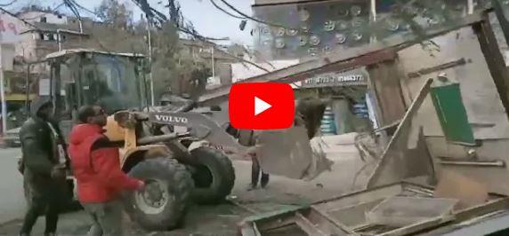 محافظة الجيزة تزيل التعديات على الطريق العام والمخالفات بشوارع الطيار فكرى