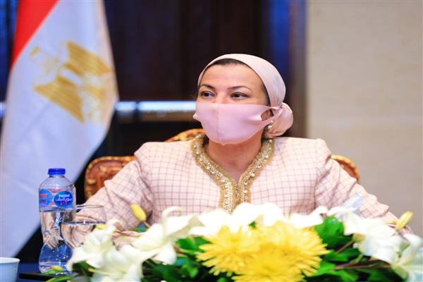 وزيرة البيئة : البورصة المصرية تسعى لوضع حلول لمواجهة التغيرات المناخ