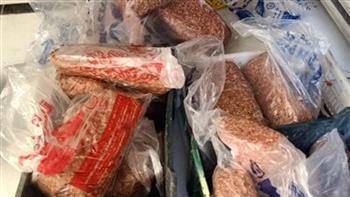 غلق مطعم مأكولات سورية شهير بالطالبية بعد ضبط لحوم فاسدة.. فيديو