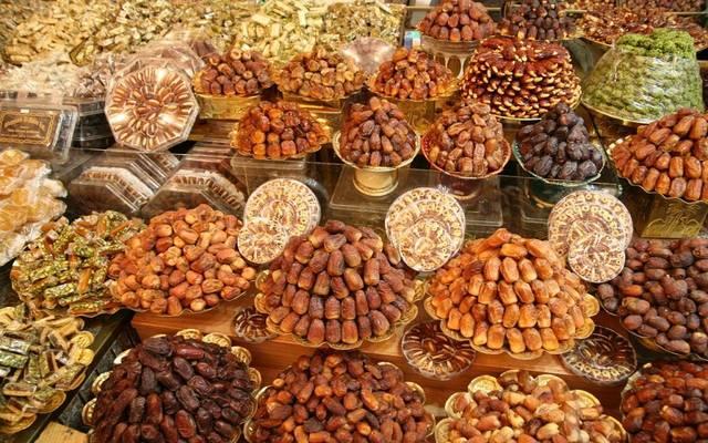 محافظ مطروح يبحث الترتيبات النهائية لافتتاح مهرجان التمور