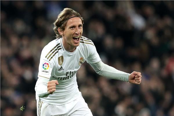 الكرواتي مودريتش يرفض الرحيل عن النادي الملكي إلى مانشستر سيتي