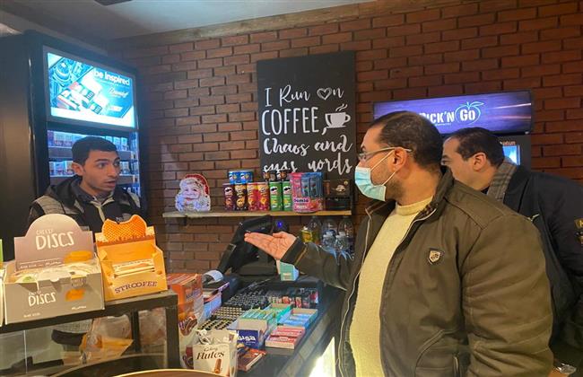 غلق محل وتغريم آخر  ورفع ٦٥ حالة إشغال في حملة بحى وسط الأسكندرية 