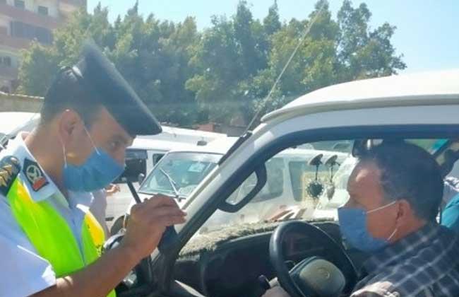 رقابة البحيرة: تحرير 20 مخالفات عدم ارتداء كمامة لمواطنين فى كوم حمادة 