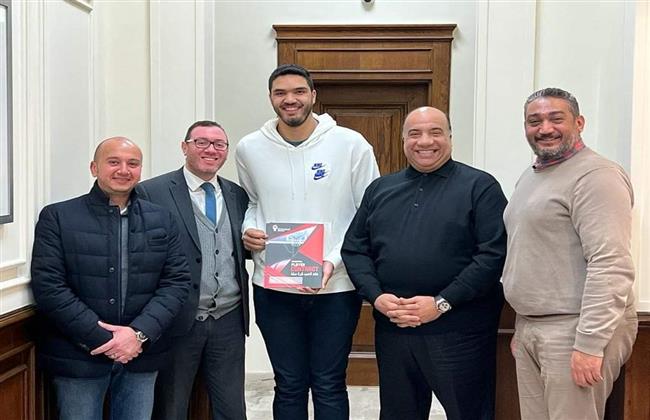 العملاق الأخضر   بالإسكندرية  يستأنف التمرينات بعد التجديد لأربع مواسم  