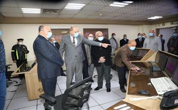 محافظ القاهرة يشيد بمنظومة العمل داخل نفقي الأزهر
