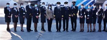 وزير الطيران المدني يقود أول رحلة  «بخدمات صديقة للبيئة»  
