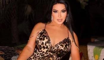 سمية الخشاب تشعل «تويتر» بفستان جريء  
