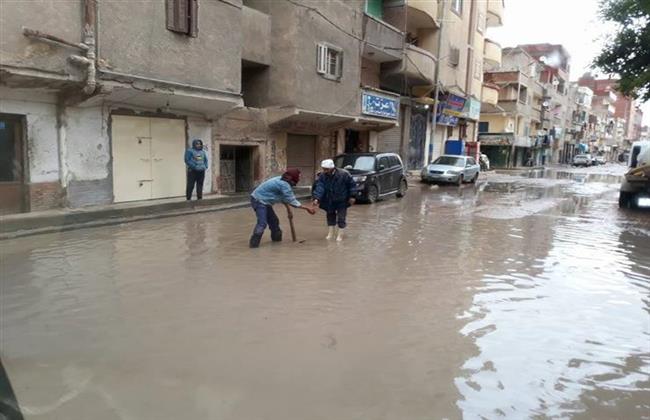 نوة «الكرم» تضرب الإسكندرية مبكرا وانتشار مكثف للأجهزة التنفيذية بالشوارع 