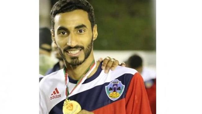 وفاة اللاعب العماني منذر الحراصي في أرضية الملعب 