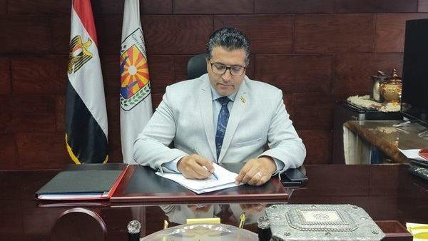 وكيل وزارة التعليم بجنوب سيناء يتابع امتحانات النقل بالمرحلة الإعدادية
