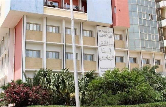 دورة تدريبية لأطباء قنا الجامعية على طرق تركيب القسطرة الكلوية