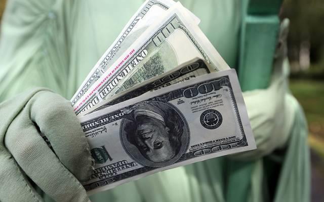 الدولار يحافظ على استقراره أمام الجنيه المصري في بداية تعاملات اليوم
