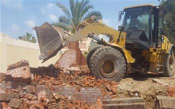   محافظ دمياط: إزالة ١٣٢ حالة تعدٍ على أملاك الدولة بمركز كفر سعد
