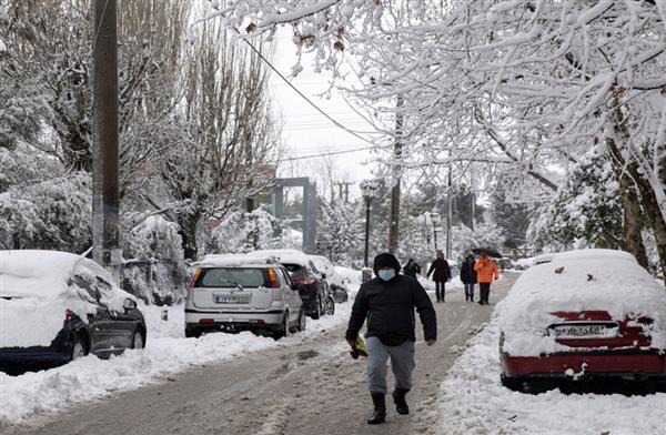 السلطات اليونانية تحذر المواطنين من الهطول الكثيف للثلوج