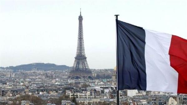 فرنسا تدعو رعاياها إلى تجنب السفر غير الضروري إلى أوكرانيا
