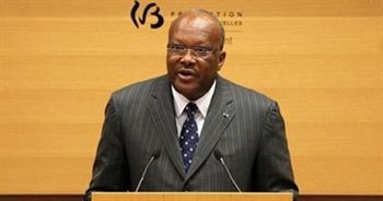   رئيس بوركينا فاسو يطالب المتمردين بحل الخلافات عبر الحوار