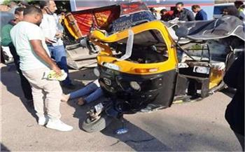   إصابة 3 سيدات في تصادم سيارة بتوك توك بالإسماعيلية