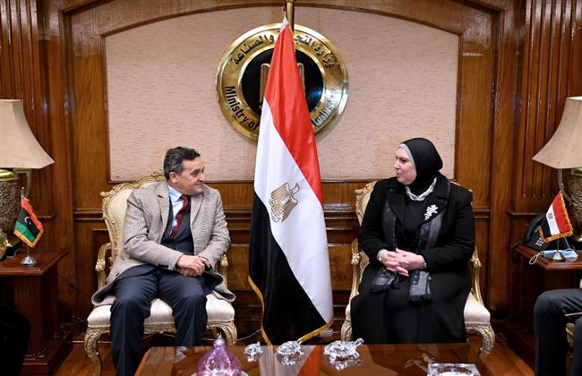 وزيرة الصناعة تستقبل وزير الدولة الليبي للشئون الاقتصادية