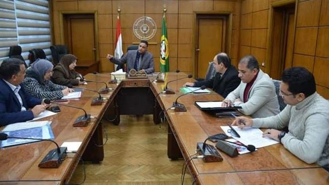 محافظ الدقهلية يبحث تنفيذ محور مروري جديد على النيل