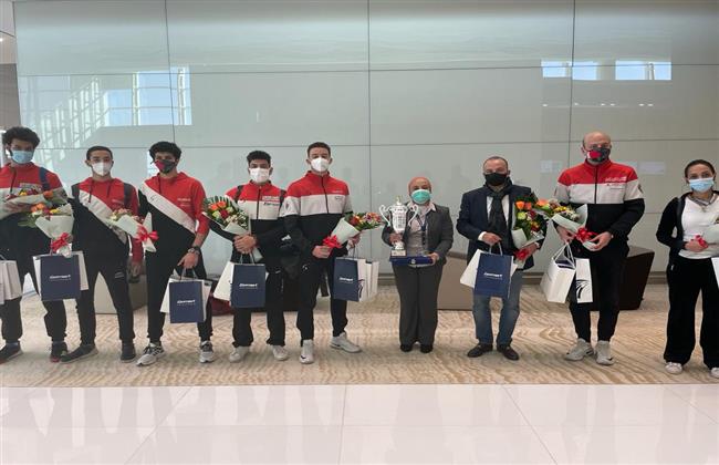 مصرللطيران تهنئ منتخب مصر للشباب بفوزه بذهبية كأس العالم للسلاح