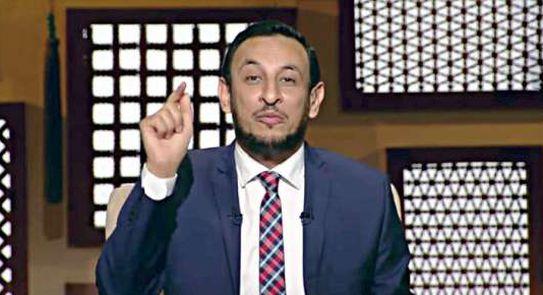 رمضان عبدالمعز: علامات الحب أن يعطيك الله من العلم والفضل.. فيديو